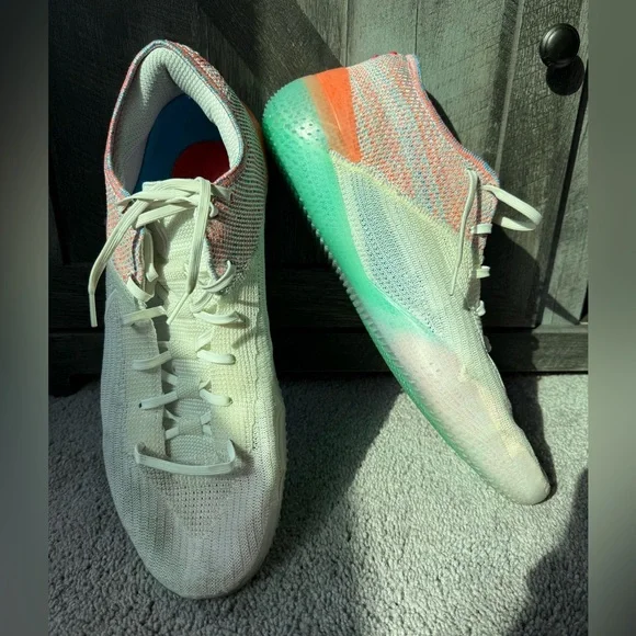 Nike Kobe Bryant signature sneaker (17) - Picture 2 of 5